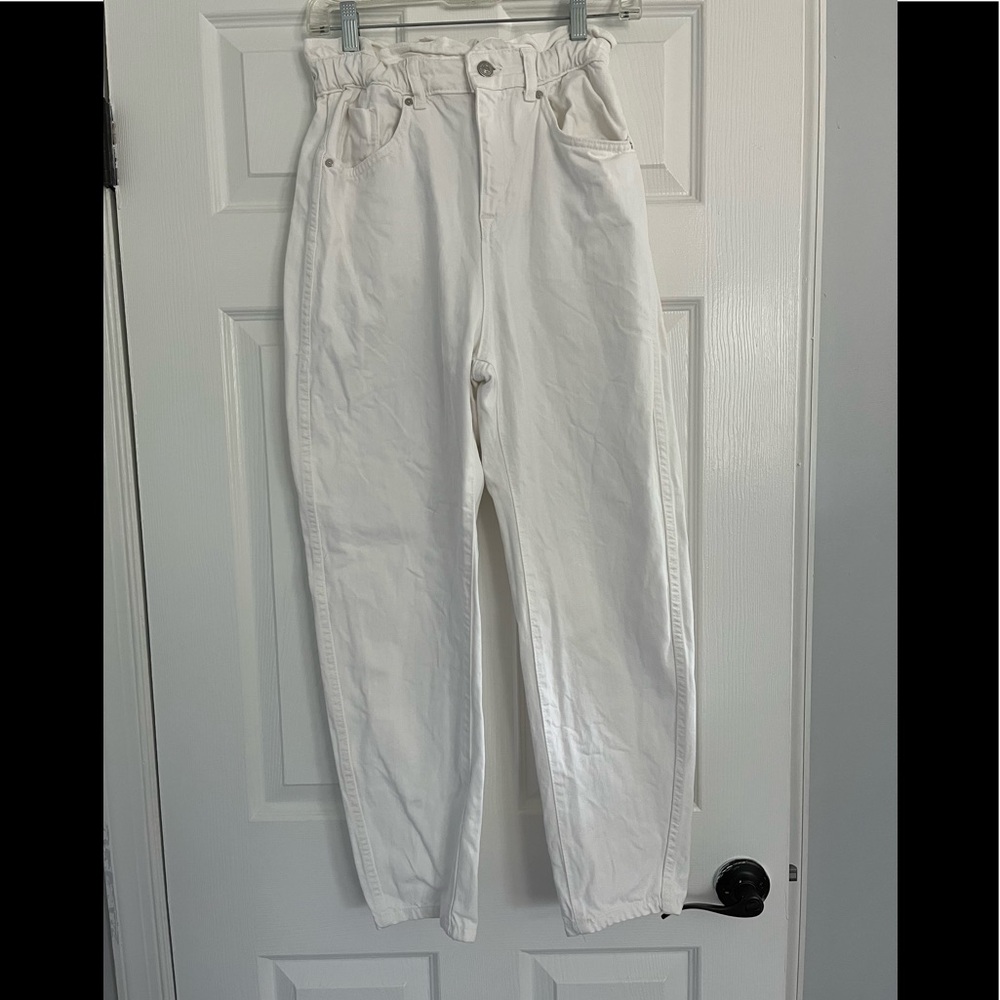 MNG- Mango Paperbag Waist Women’s High Waisted White Denim Jeans. Size 4.